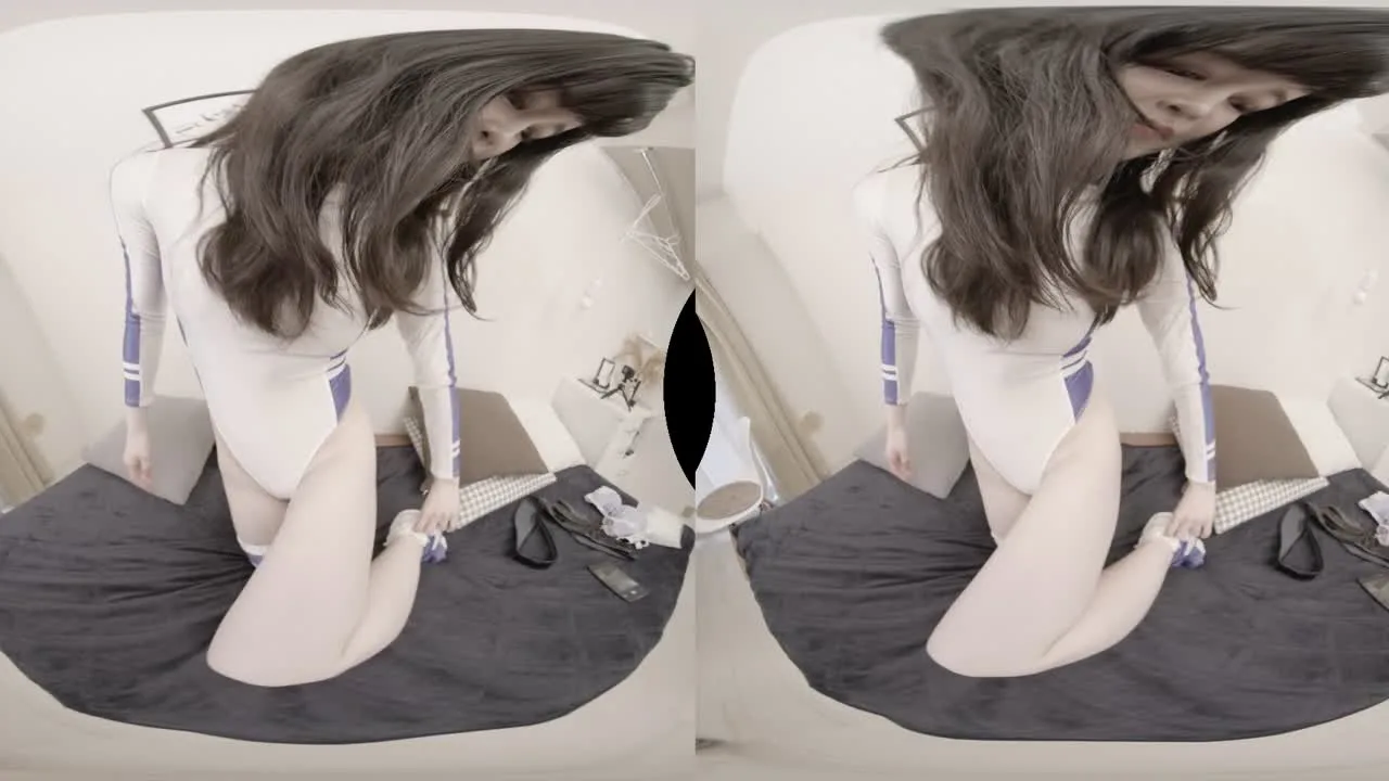 【180VR】VRで目の前に「感じる」美ボディ　一人暮らし風スタジオでのセルフヌード風景をVR覗き見　後編 - FC2 Video