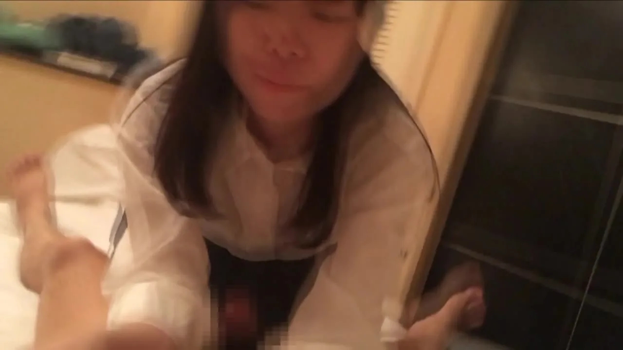 自撮りポルノを送らせる関係の*******相互フォロー制服*がフェラ - FC2 Video