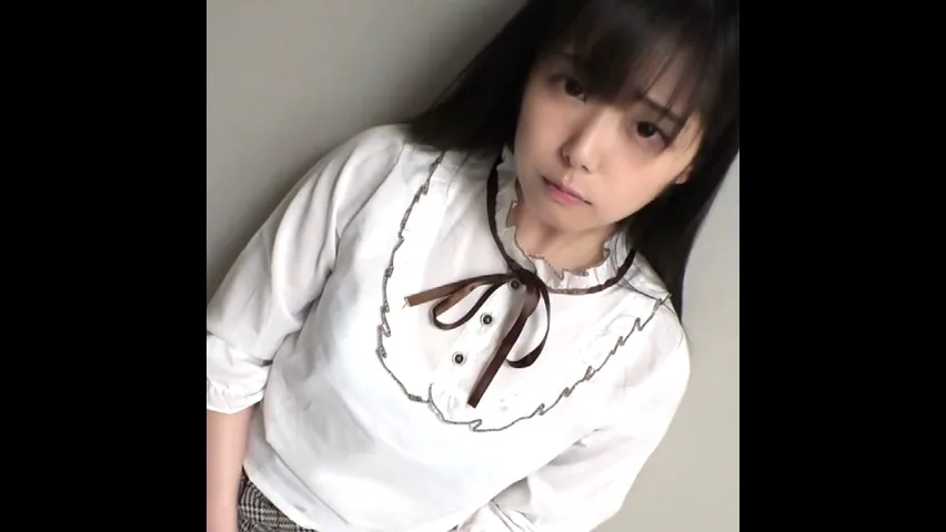 【元アイドル候補生】最上級ルックスの18歳が衝撃出演 未使用膣に孕ませ覚悟で生中出し - FC2 Video