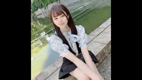 透明感ある笑顔が可愛い黒髪清楚の19歳女大生！色白美肌の未成熟な身体にゴム無し膣内射精！ - FC2 Video