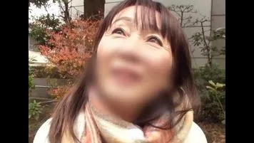 59歳熟女が6年ぶりのSEXでいきなり潮を吹いて喘ぎイク！ - FC2 Video