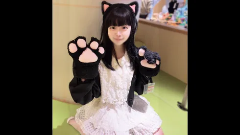 【ｷﾞﾘ合法】147cm究極の童顔ｼｽ体型の18歳コンカフェ嬢。生えかけの陰毛を剃毛プレイ - FC2 Video