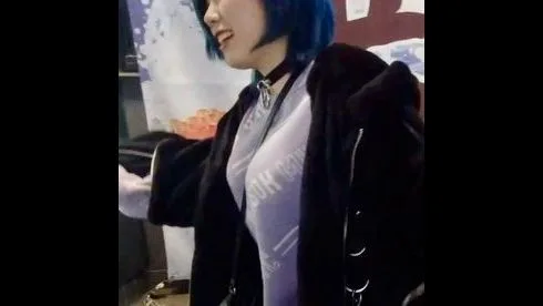 青髪ショートカット爆乳Nちゃん(21)との中出し記録 - FC2 Video