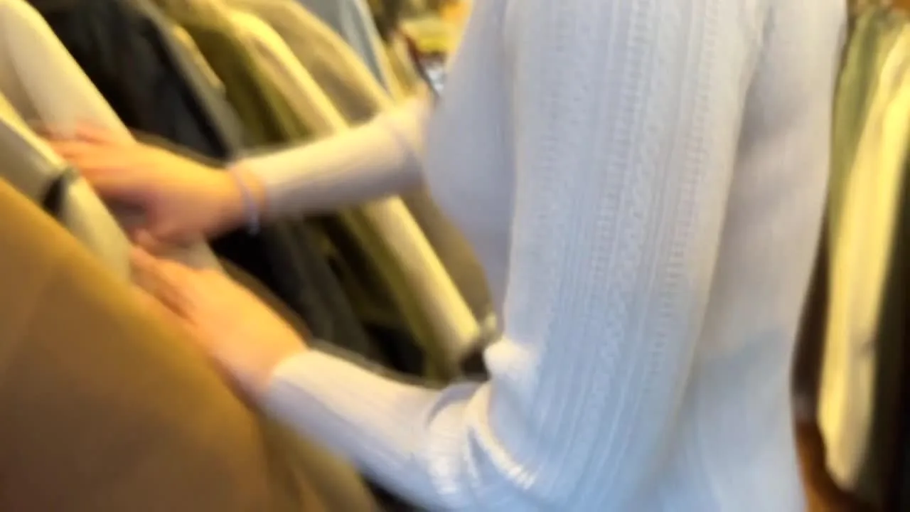 店員さん個撮Fカッフ巨乳の古着屋店員メイクルームのレンタル店員さん. - FC2 Video