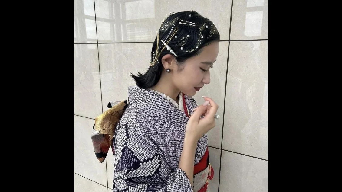 【無・個撮】お金持ちのお嬢様の友達に、アソコを見せてもらったら意外にも剛毛でした。 - FC2 Video