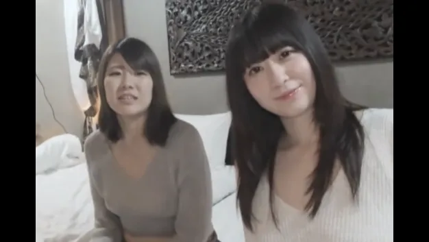 【無修正】Gカップ美人JDとその可愛すぎるルームメイト、3人でイチャラブSEX♥ - FC2 Video