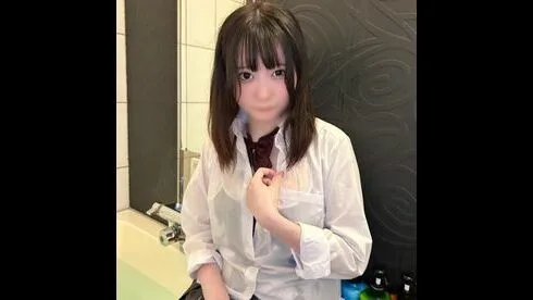 18歳 制服とスク水着てもらいながらする中出しえっちは夏の風物詩かな・・・ - FC2 Video - 367194