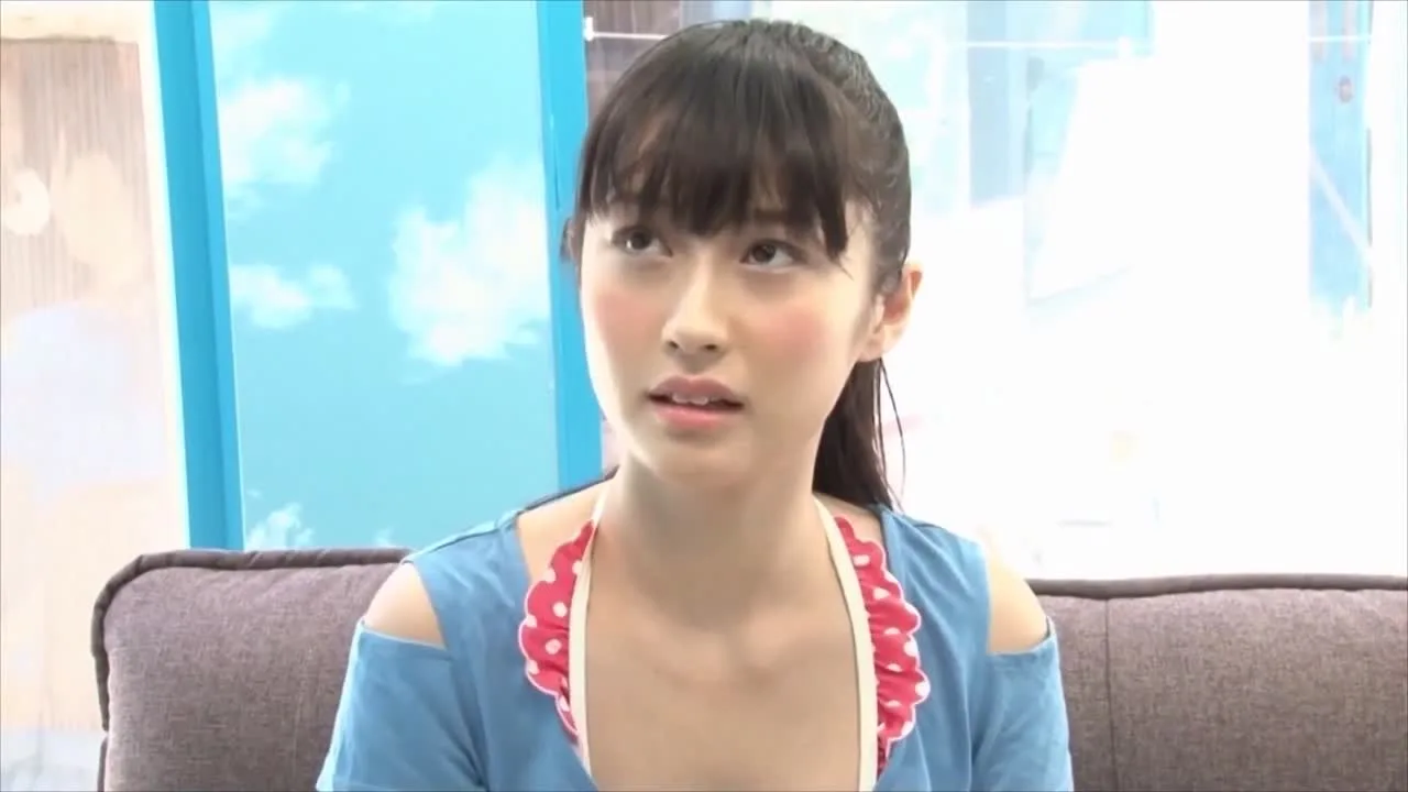 『初めての相手が私でイイんですか？？』童貞くんの筆おろし。戸惑いながらも、どこか嬉しそうな彼女。 - FC2 Video - 368590