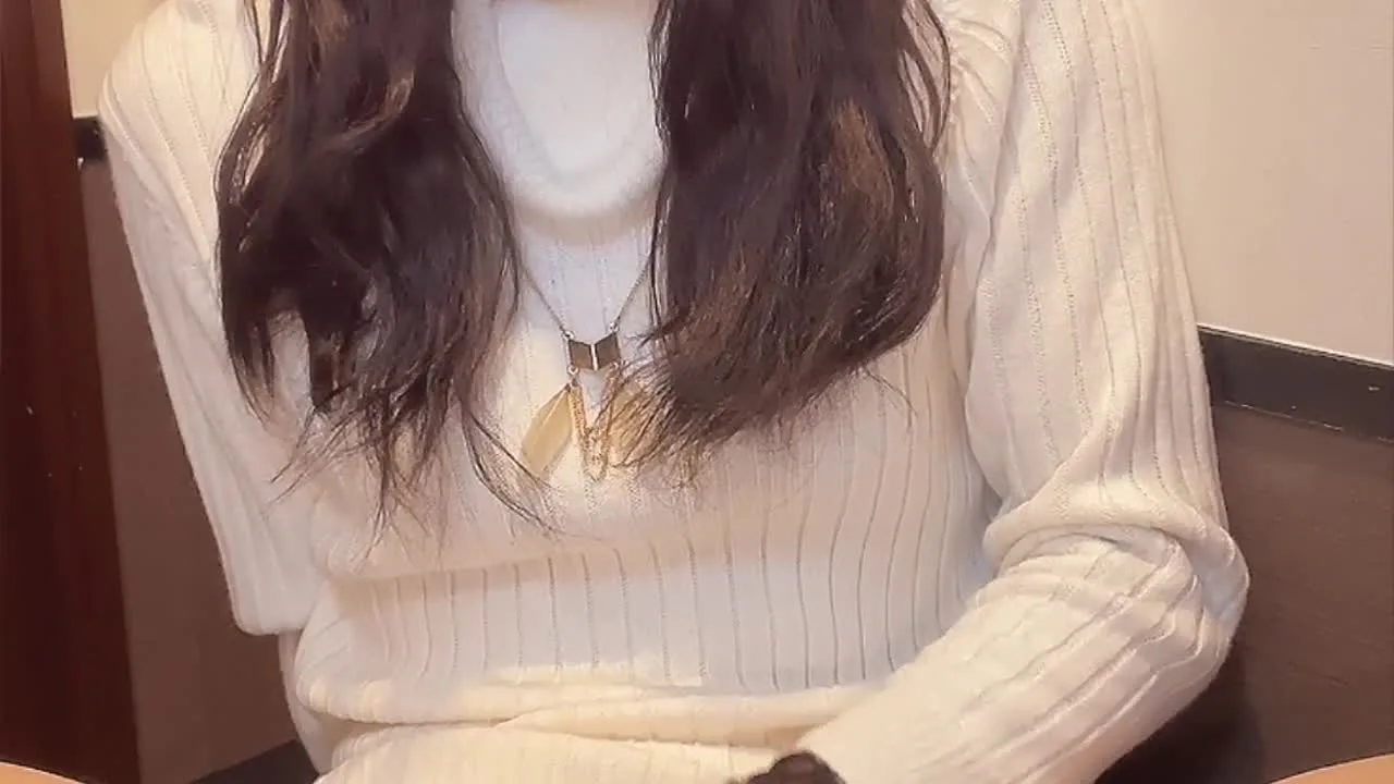 サンプル：【個撮】清楚系ニット女装が静かにオナニーする動画 - FC2 Video - 369396